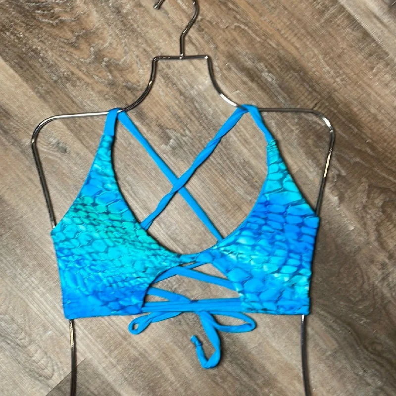 Ocean Blues // Peekaboo Top